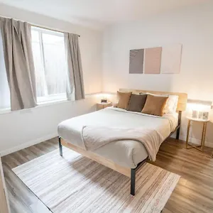  Holiday home Walkable Next To Restaurants, Bars, And Shops! United States